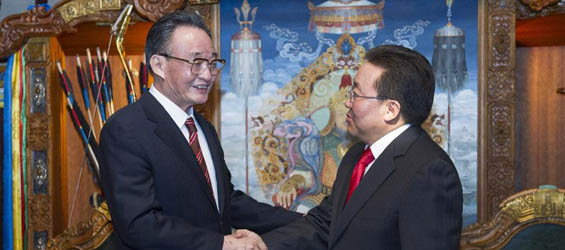 Top Chinese legislator meets Mongolian president, prime minister on ties, cooperation