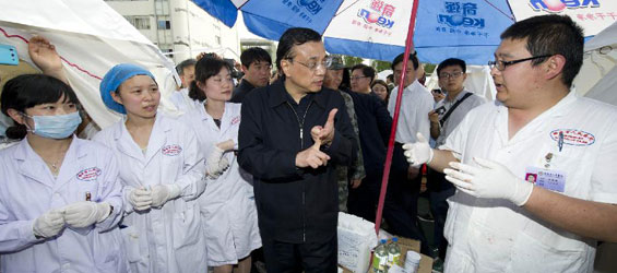 Chinese Premier visits epicenter after deadly quake