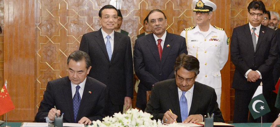 Chinese Premier, Pakistani President attend signing ceremony in Islamabad