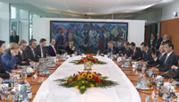 Chinese, German PMs agree to promote cooperation, strategic partnership