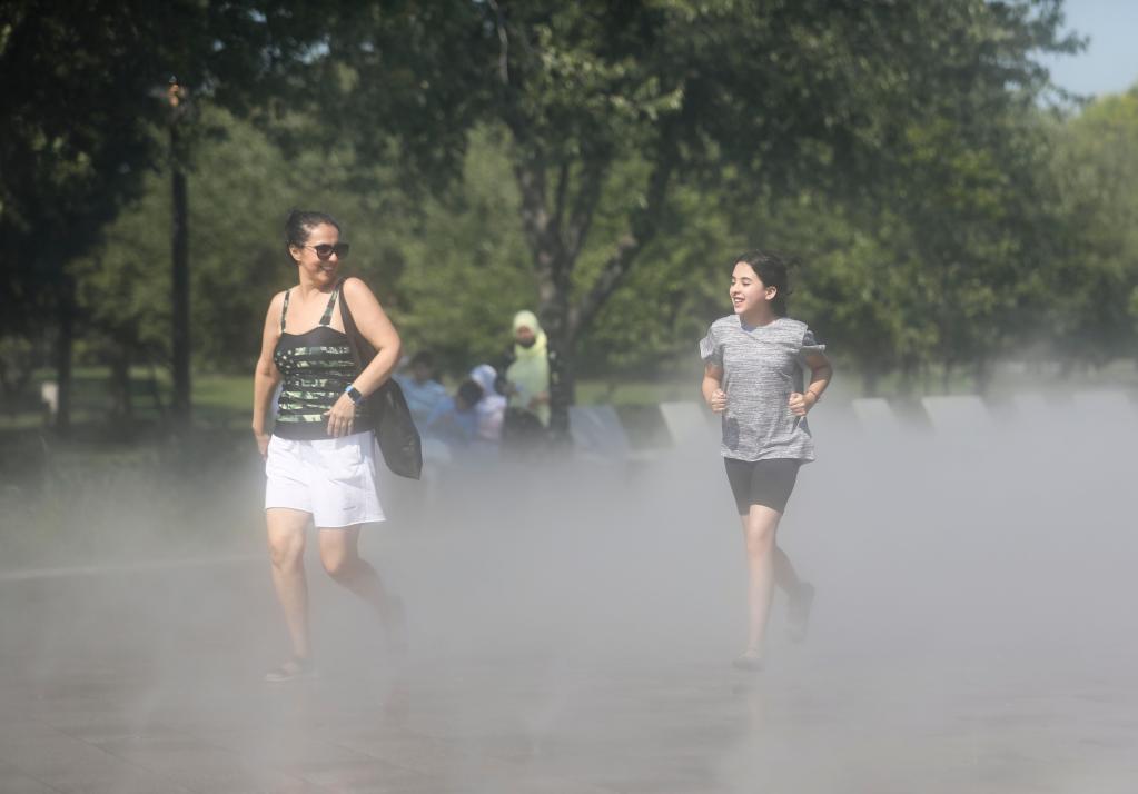 Heat wave hits New York City