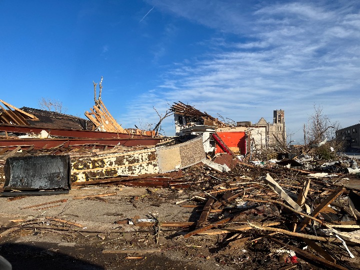 U.S. tornado fatalities reach 88, more federal help announced