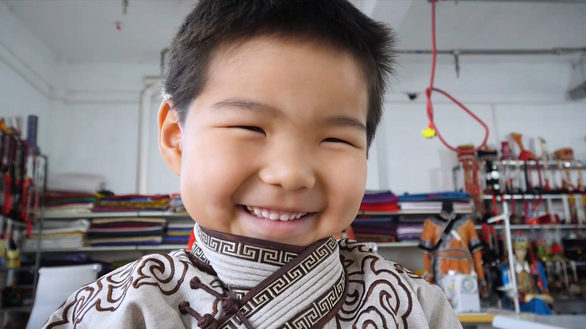 GLOBALink | Xinjiang, My home: Sweet boy of Mongolian ethnic family