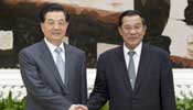 Chinese president meets with Cambodian PM