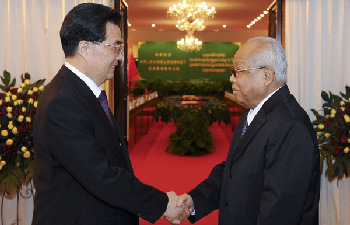 Chinese president emphasizes all-round cooperation with Cambodia