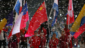 Xu Lijia holds China's national flag at closing ceremony