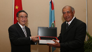 China's top legislator meets Fiji president on ties
