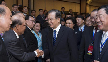 Premier Wen meets with overseas Chinese in Thailand