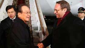Wen: China-Russia ties moving forward