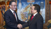 Top Chinese legislator meets Mongolian president, prime minister on ties, cooperation
