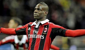 Balotelli makes dream Milan debut