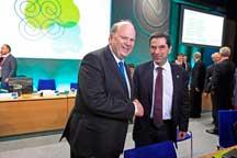 EU ministers approve Cyprus bailout