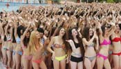 "Ten Thousand People Bikini Show" held in Guangzhou