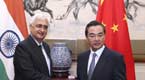 Chinese, Indian foreign ministers hold talks