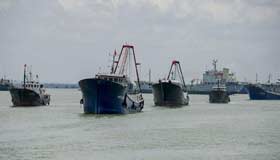 32 Chinese fishing boats arrive in Nansha islands