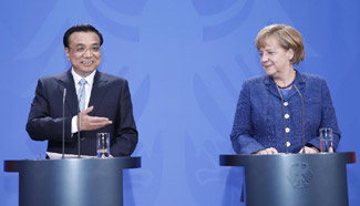 Chinese, German PMs attend press conference in Berlin