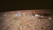 Lunar probe Chang'e-3 sends back photos of moon surface