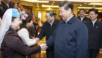 President Xi urges strong official-worker ties
