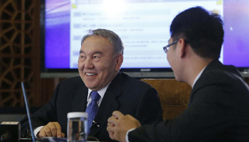 Kazakh President communicates with Chinese netizens through Xinhuanet.com in Shanghai
