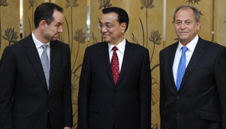 Chinese premier meets with Chairman of British 48 Group Club and representatives of "Young Icebreakers"