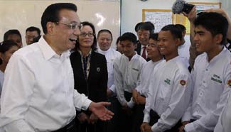 Chinese premier visits middle school in Nay Pyi Taw