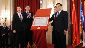 Premier Li receives Belgrade honorary citizen charter