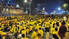 Tens of thousands demand PM Najib quits