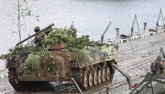 Soldiers participate in Slovak Shield 2015 military exercise