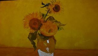 Visitors enjoy works of Van Gogh displayed via multimedia in Hangzhou