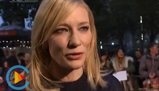 Cate Blanchett demands 'equal pay for equal work'