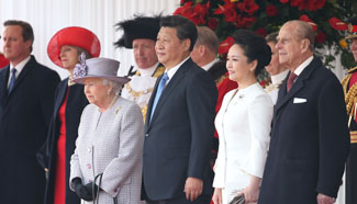Video: Queen Elizabeth II hosts welcome ceremony for President Xi