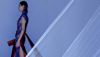 Cheng Yingfen Collection displayed at Silk Road Star Show in Beijing