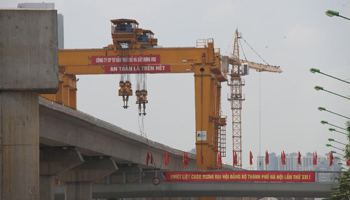 China constructs urban railway project in Vietnam's Hanoi