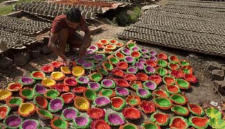 How to make an earthen lamp?