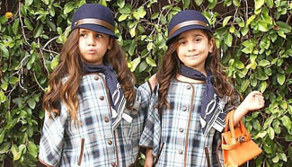 4-year old twins become new fashion favorites