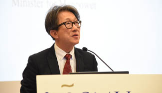 Minister for Manpower of Singapore attends 2015 SMU China Forum