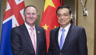 Premier Li meets with New Zealand PM in Malaysia