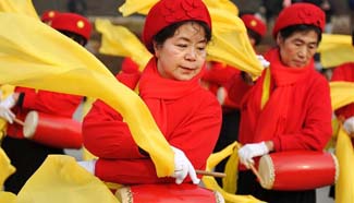 Drum and gong performed to greet Spring Festival in N China