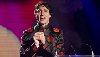 Canadian PM gives Chinese lunar New Year greetings in 2016 Dragon Ball Gala