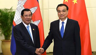 Premier Li meets with Cambodian PM in Sanya