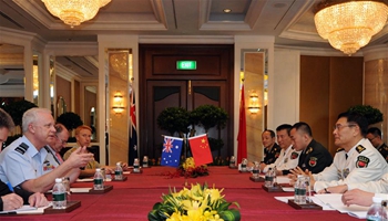 Admiral Sun Jianguo meets Chief of Australian Defense Force in Singapore