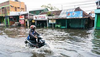La Nina brings about unusual wet weather in Indonesia