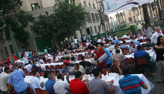 Egyptian Muslims gather to have iftar meal during holy month of Ramadan