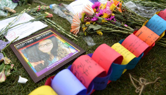 People mourn victims of mass shooting in Orlando