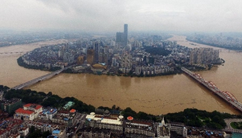 Water level in Liuzhou section of Liujiang River surpasses warning line
