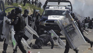 3 killed in clash between police and CNTE members in Mexico