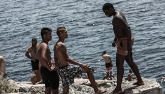Heat wave hits Greece