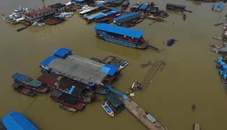 Water level in Chenglingji of Dongting Lake exceeds warning line