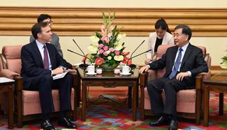 Vice premier meets with Canadian finance minister in Beijing