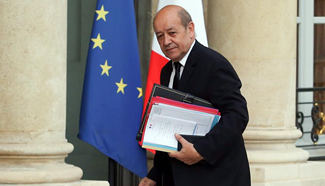 French officials arrive at Elysee palace for defense council with Hollande